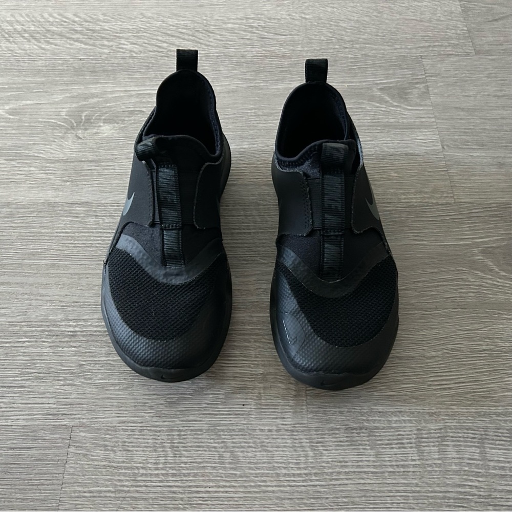 Nike kids Flex Runner Black Slip-On Shoes